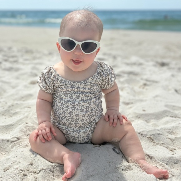 posh ambassador, olivia roy! - Picture 12 of 16